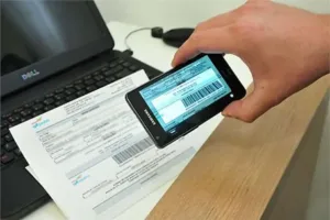 Pagamento de conta com celular. Foto: Reprodução Internet